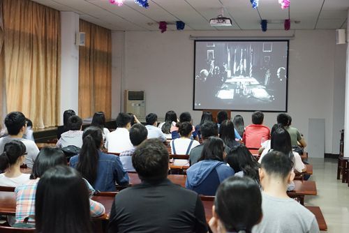 看革命电影，忆峥嵘岁月——公司研究生党支部“两学一做”活动记